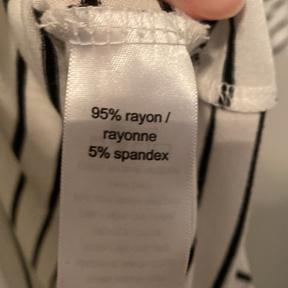 24/7 by Maurices Black and White Striped Short Sleeve Scoop Neck T-Shirt [XL] - Picture 6 of 6